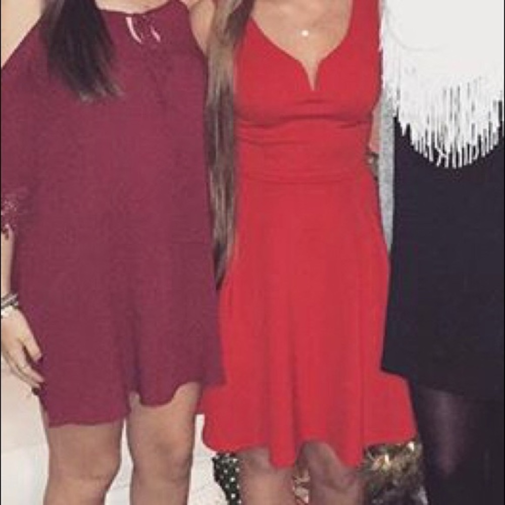 Red dress - Picture 4 of 4